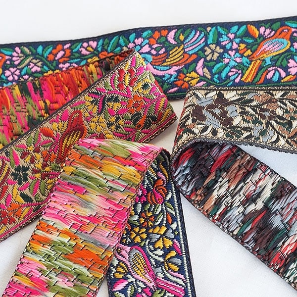 3cm幅 なめらかリボン 花と鳥の刺繍チロリアンテープ 細幅インド刺繍リボンブレード 花柄手芸用テープ カメラチェーン ショルダーストラップ 営業日即日発送 