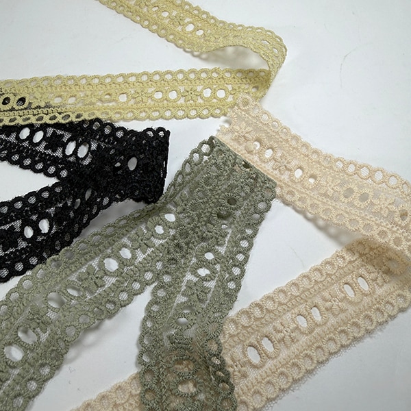 4cm幅 スカラップ刺繍モチーフチュールレースリボン ボタニカル花柄刺繍ケミカルレース お人形ドレス資材販売 営業日即日発送 [ワールデザインbistarai]
