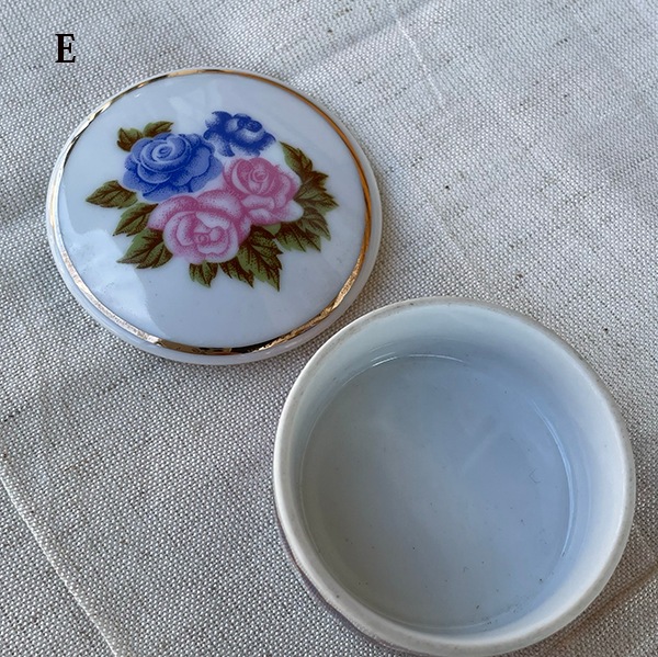 ポルトガル買付 ヨーロッパリモージュボックス フランスピルケース 陶器ケース ヨーロッパアンティーク陶器 ドールハウス  蚤の市買い付け 営業日即日発送