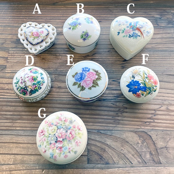 ポルトガル買付 ヨーロッパリモージュボックス フランスピルケース 陶器ケース ヨーロッパアンティーク陶器 ドールハウス  蚤の市買い付け 営業日即日発送