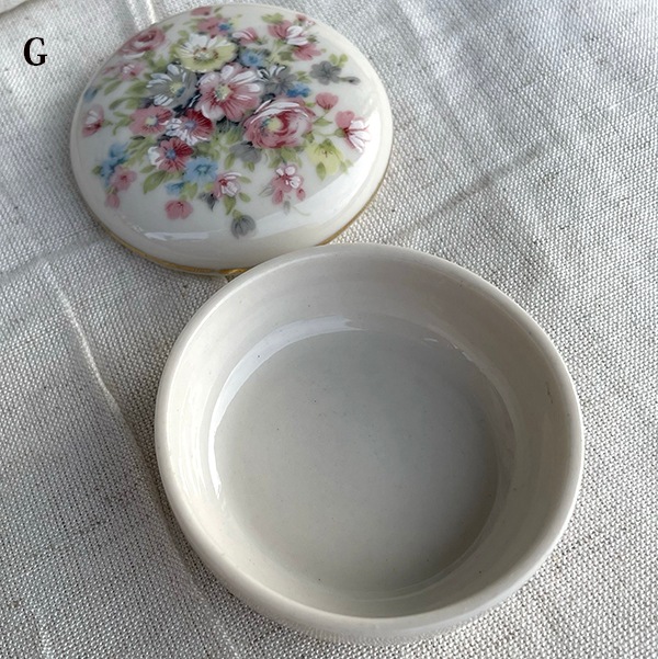 ポルトガル買付 ヨーロッパリモージュボックス フランスピルケース 陶器ケース ヨーロッパアンティーク陶器 ドールハウス  蚤の市買い付け 営業日即日発送