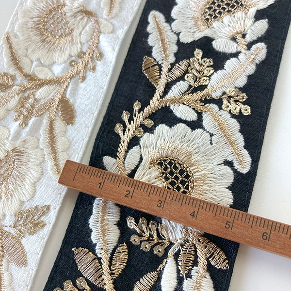 リーズナブルなシルク風の花柄インド刺繍リボンは、大きめヘア