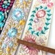 6cm幅 シルク風なめらかインド刺繍花柄リボンブレード ハンドメイドショルダーストラップカメラチェーン持ち手資材販売   幅広手芸用リボン最安値 花柄チロリアンテープ ヘアアクセサリー バッグ装飾 手芸資材 DIY 営業日即日発送[ワールデザインbistarai]