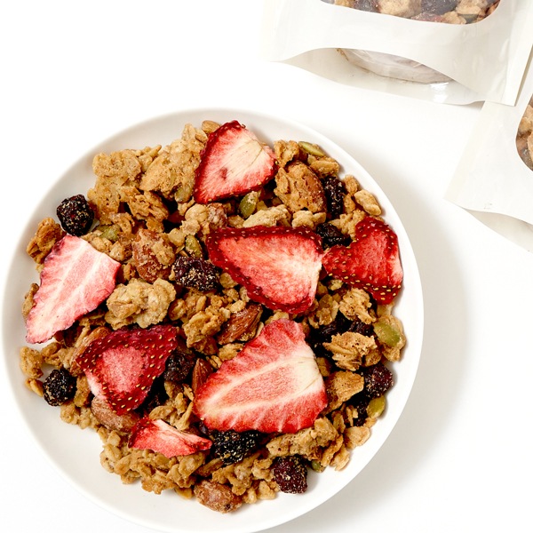 【富楽里とみやま】南房総産の苺使用 フルーツグラノーラ