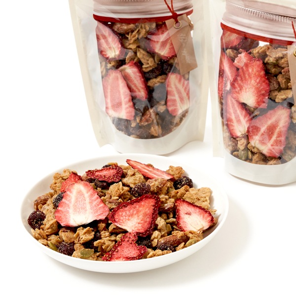 【富楽里とみやま】南房総産の苺使用 フルーツグラノーラ