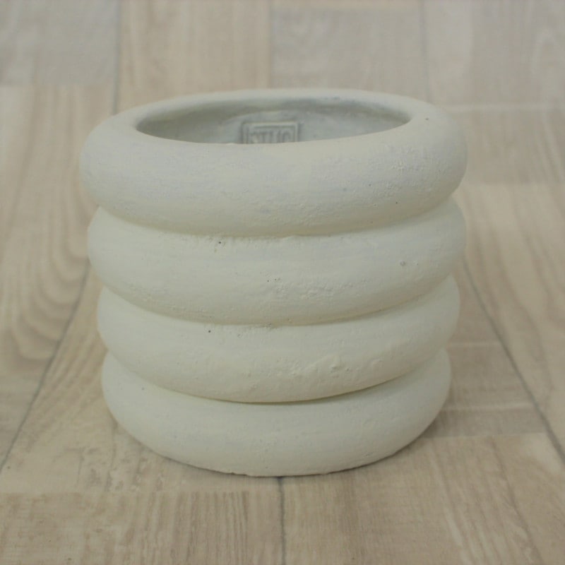 Vinnie cement pot big ridges M White