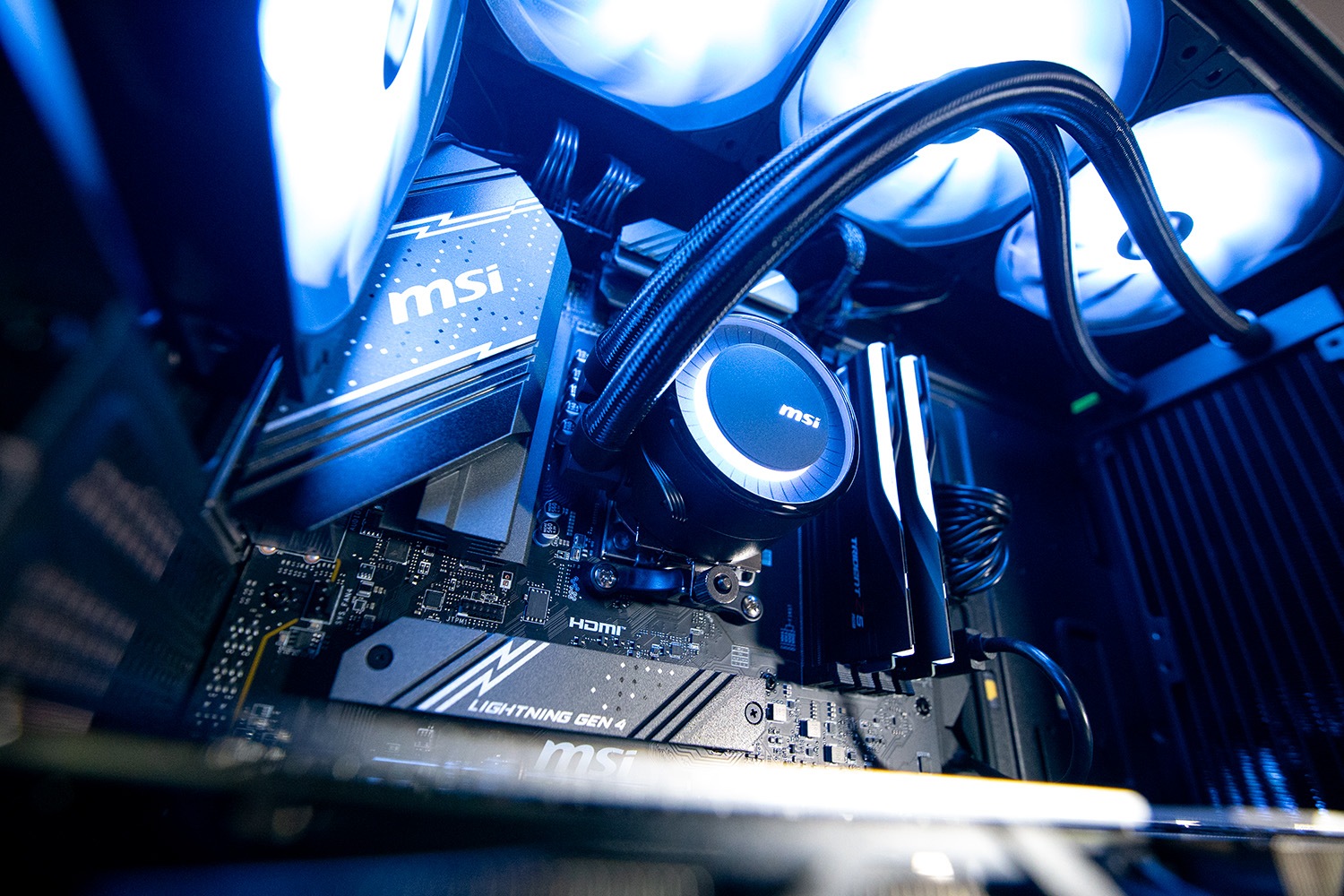 【GAMEMAN ZM-15RX】ゲーミングデスクトップPC【Ryzen7 9800X3D/RTX5080搭載】ブラック