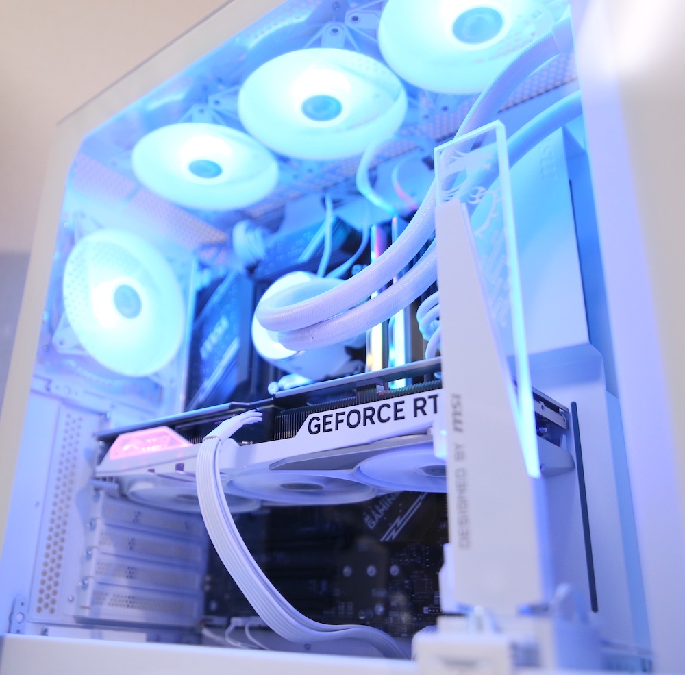 【GAMEMAN ZM-15】ゲーミングデスクトップPC【Core Ultra7 270K Plus/RTX 5070Ti搭載】ホワイト