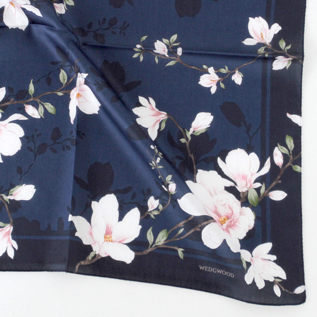 ウェッジウッド 大判 プリントハンカチ（58cm）マグノリア 0002