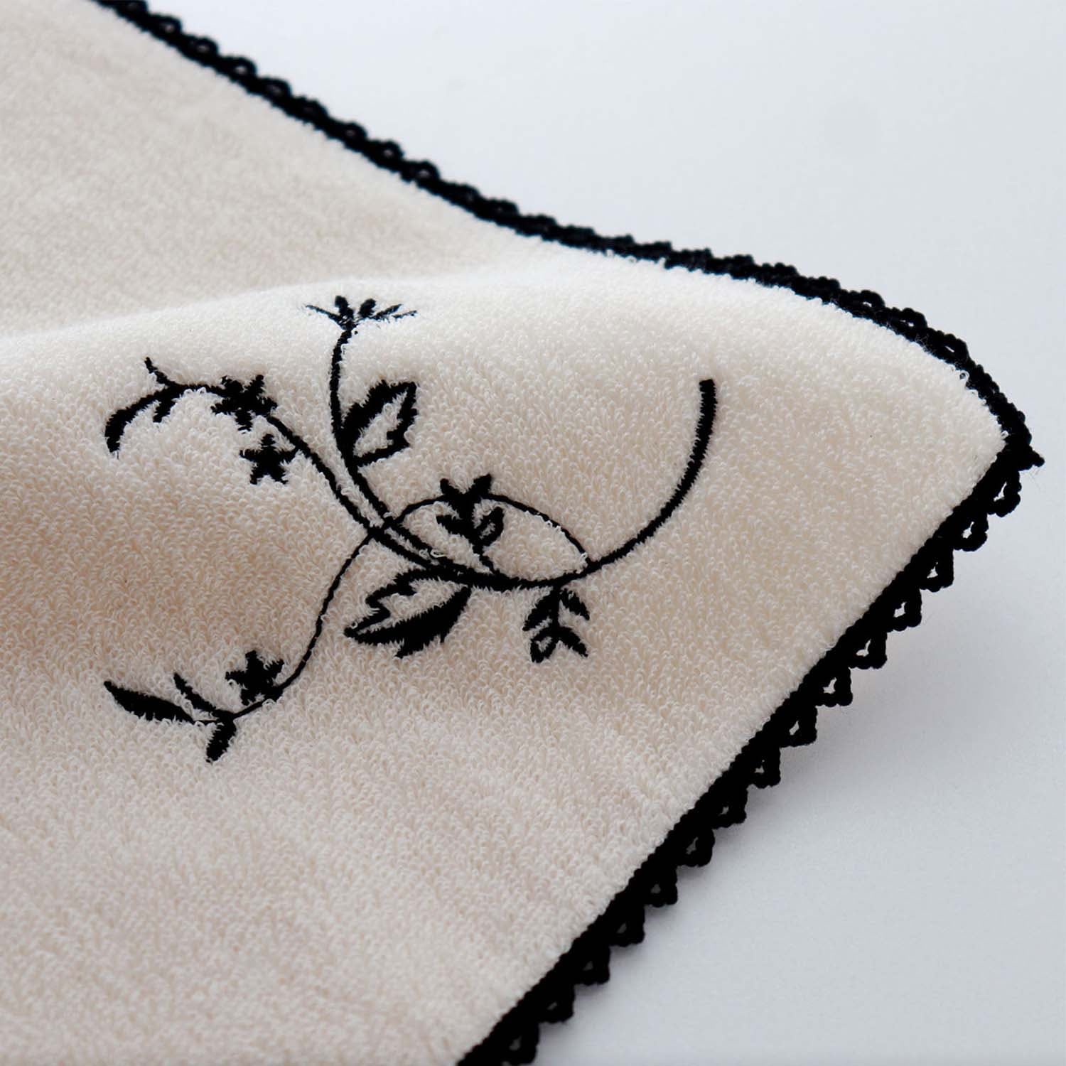 オーガニック タオルハンカチ フラワー刺繍 ベージュ 【CLASSICS