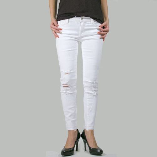 J Brand（ジェイブランド・ジェーブランド）9326 LOW-RISE CROPPED SKINNY Demented ホワイトスキニー