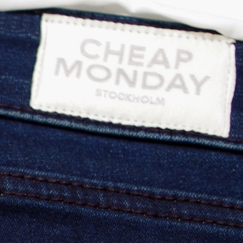 Cheap Monday（チープマンデー） MID SPRAY MID-RISE SKINNY Solid Blue スキニーデニム