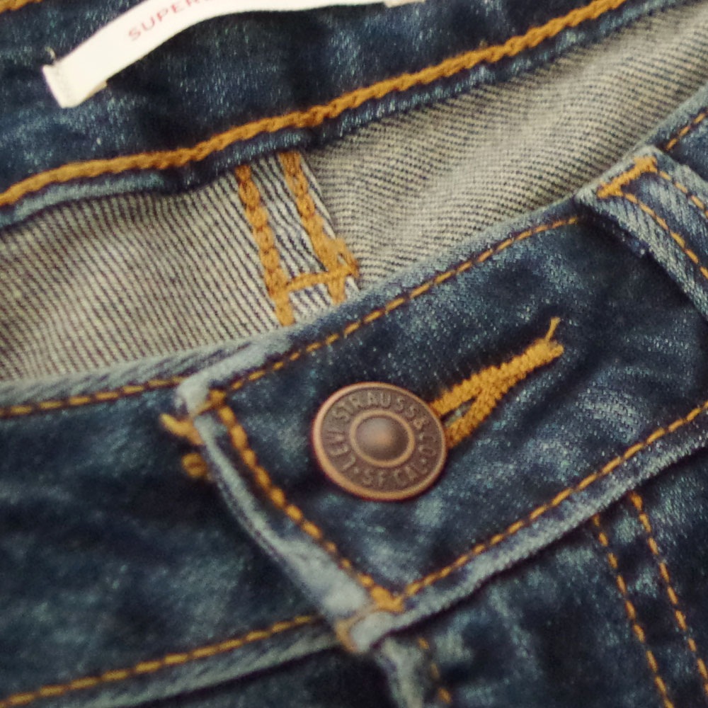 Levi's（リーバイス） SUPERLOW BOOTCUT Sweep Down ブーツカットデニム