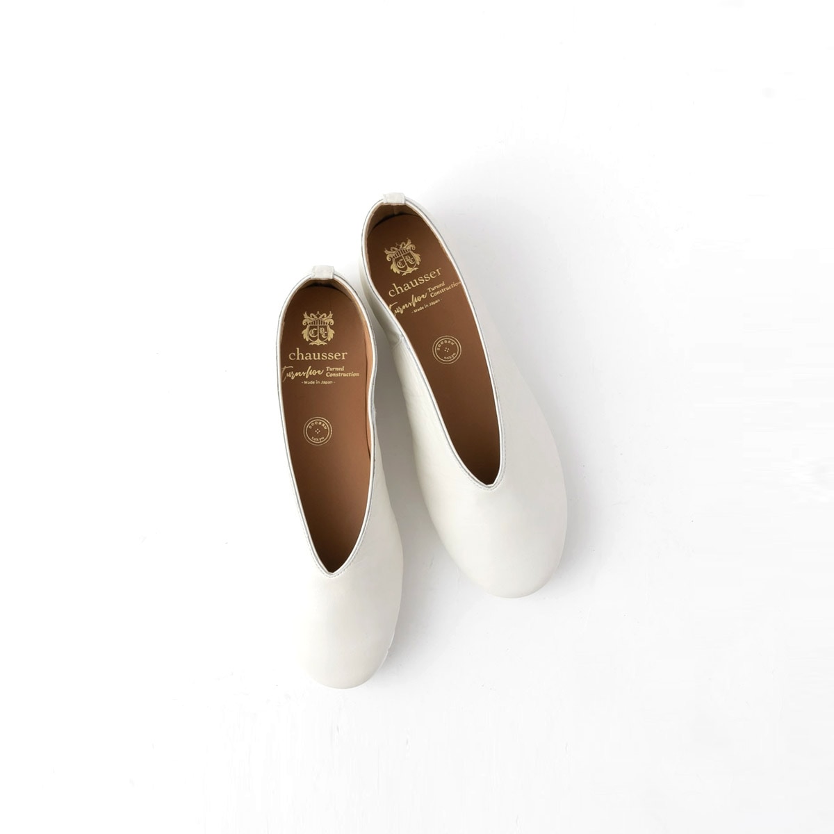 chausser ショセ ターンシュー Vカットフラットパンプス CT-01 ホワイト