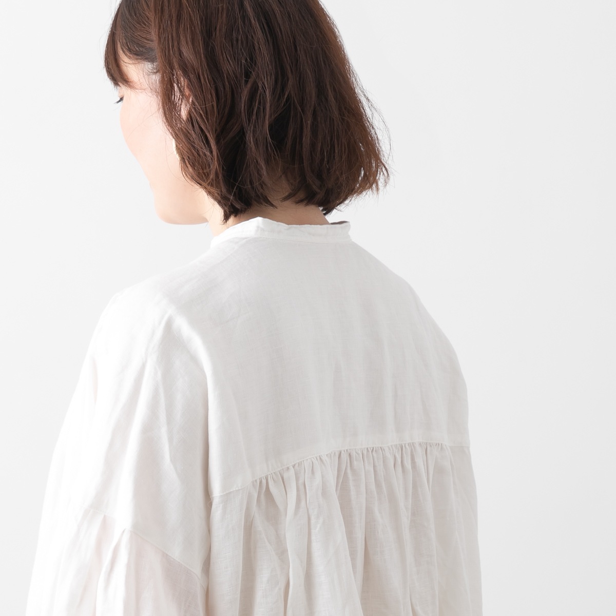 UNIVERSAL TISSU ユニヴァーサルティシュ フレンチリネン バンドカラー ブラウス 4色 UT241BL045