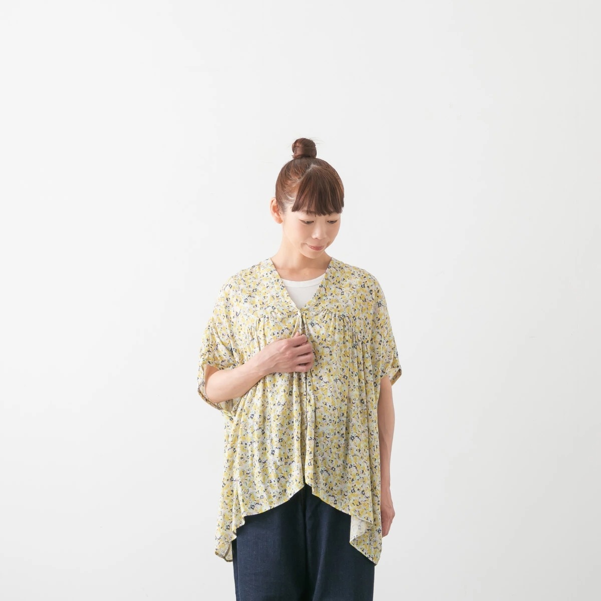 TRAVAIL MANUEL トラバイユ マニュアル フラワー プリント フレンチ ギャザー ブラウス 2色 3013-52