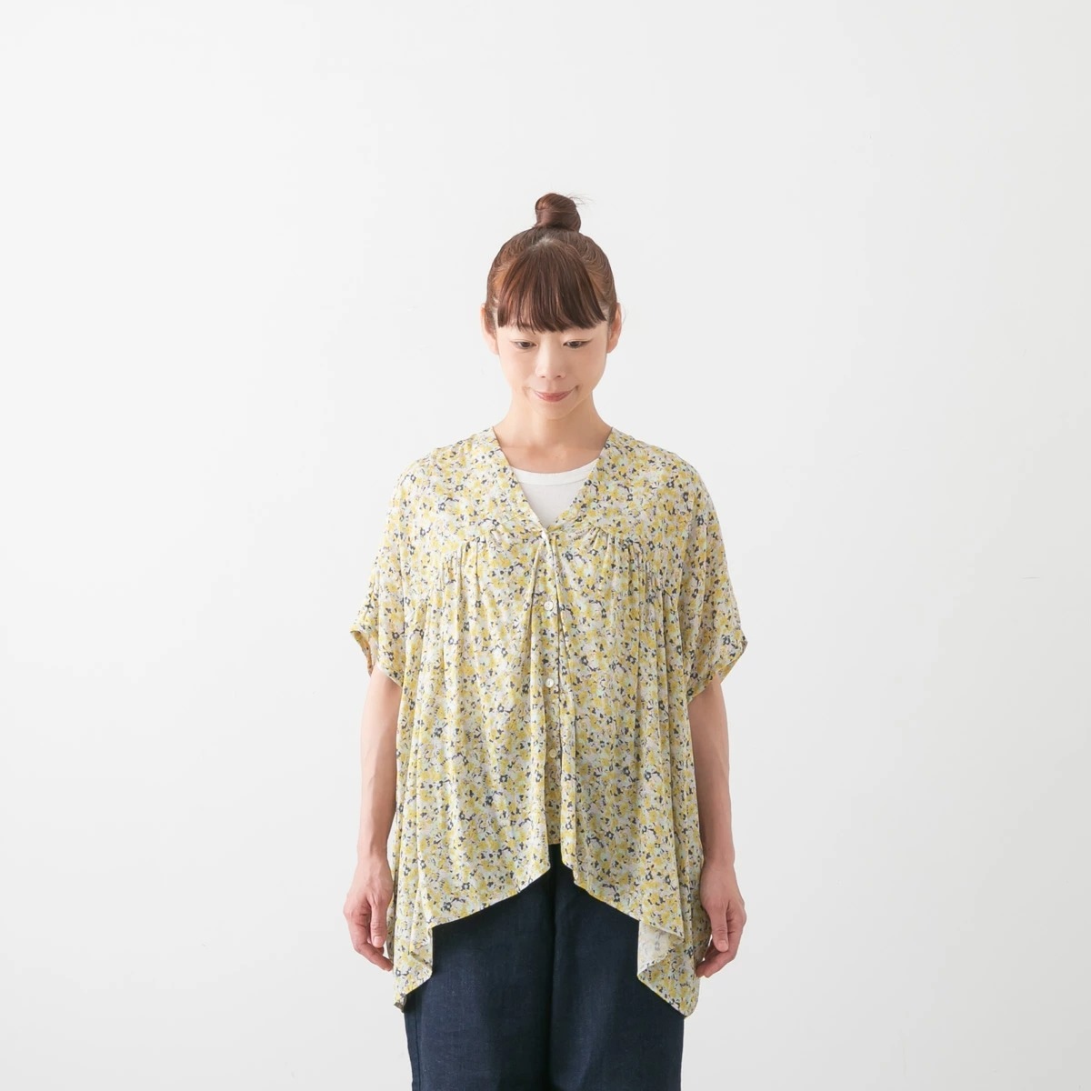 TRAVAIL MANUEL トラバイユ マニュアル フラワー プリント フレンチ ギャザー ブラウス 2色 3013-52