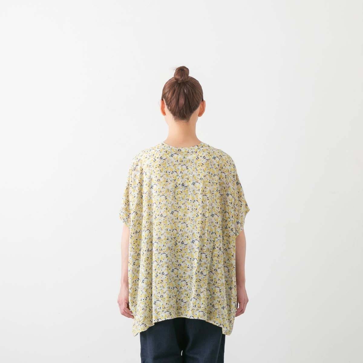 TRAVAIL MANUEL トラバイユ マニュアル フラワー プリント フレンチ ギャザー ブラウス 2色 3013-52
