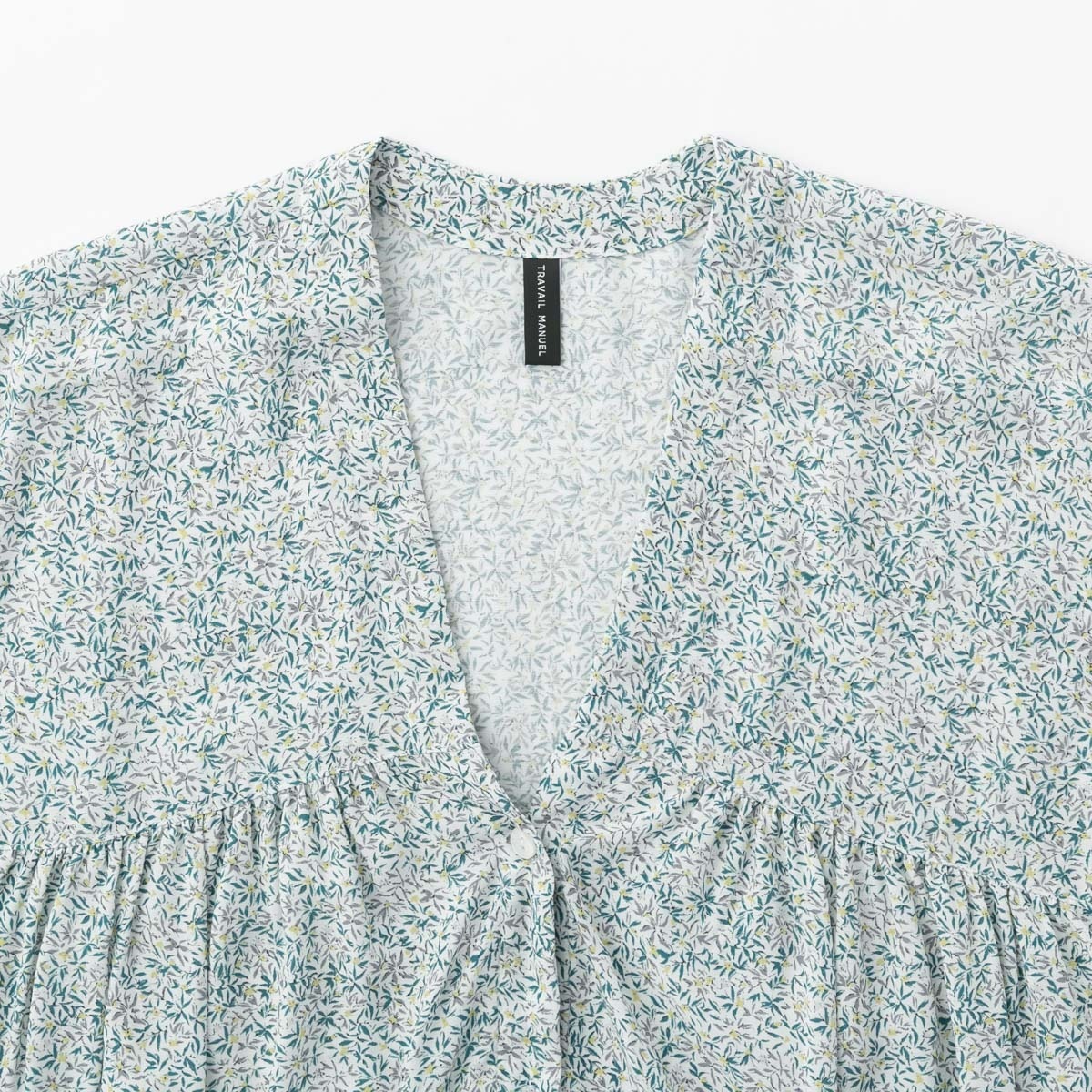 TRAVAIL MANUEL トラバイユ マニュアル フラワー プリント フレンチ ギャザー ブラウス 2色 3013-52