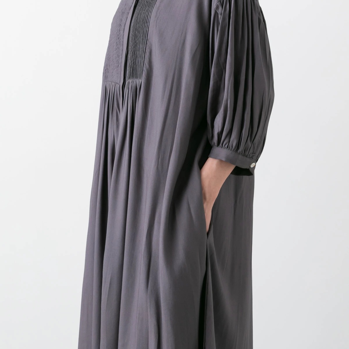 utilite ユティリテ ピンタック ワンピース 2色 UT502AW23