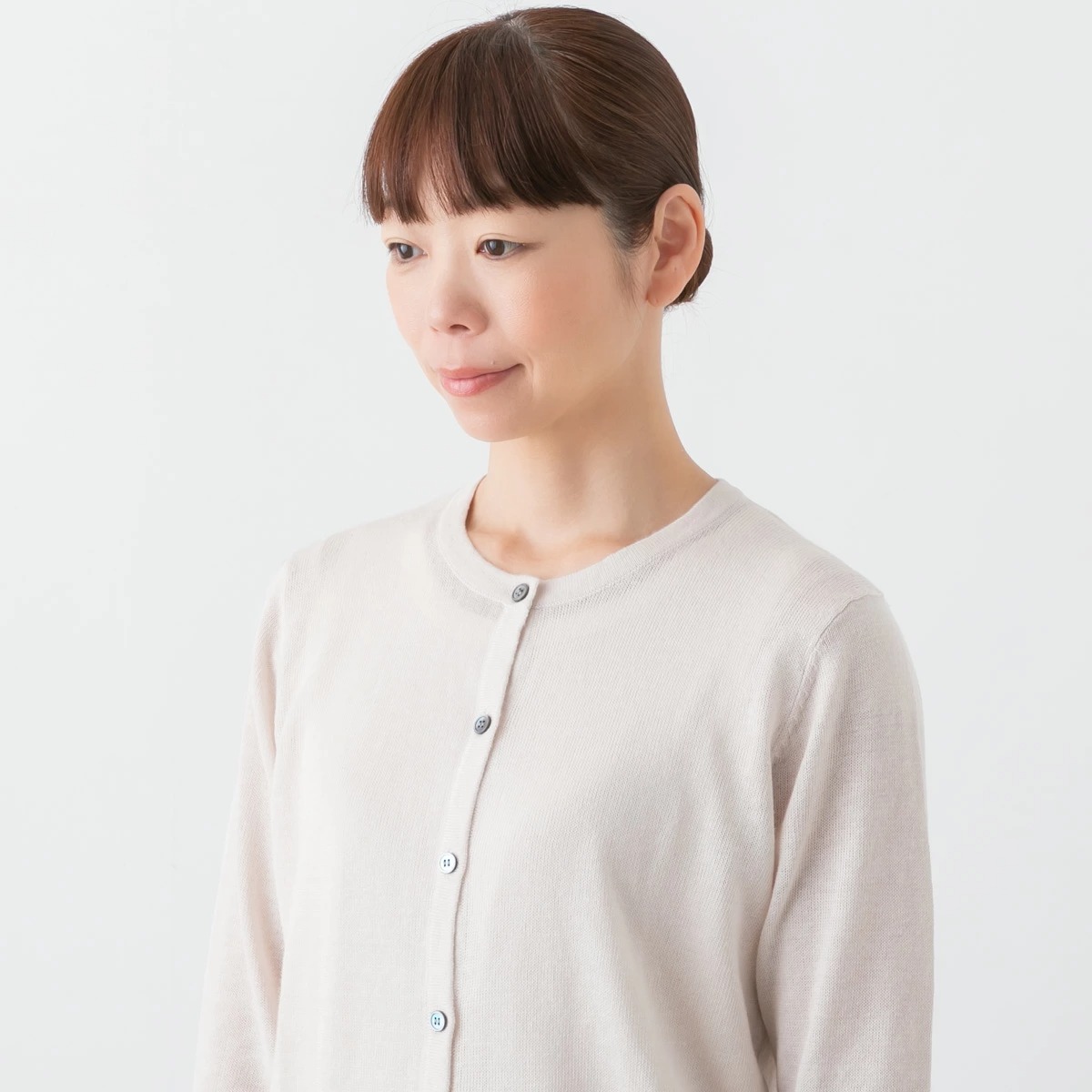 最終価格【新品】maomade リネンクルーネックカーディガン UVカット加工 maomade マオメイド UVカット リネン クルーネック カーディガン 10色