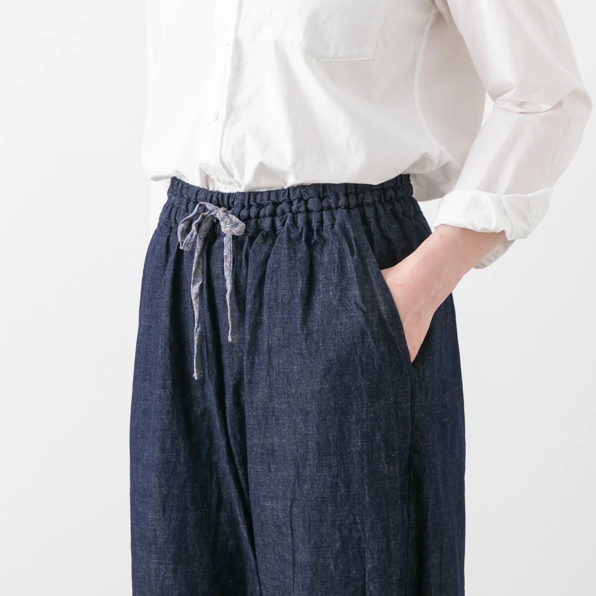 PARIS DE AOUNE パリ ドゥ アオウネ サンカクチャコ コラボ デニム イージーパンツ PA250PT018