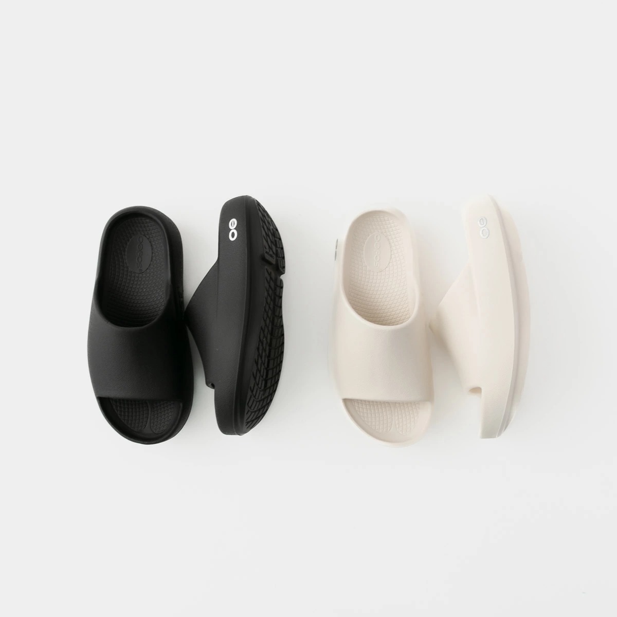【正規品】OOFOS ウーフォス OOahh Plus ウーアープラス 厚底リカバリーサンダル 2色