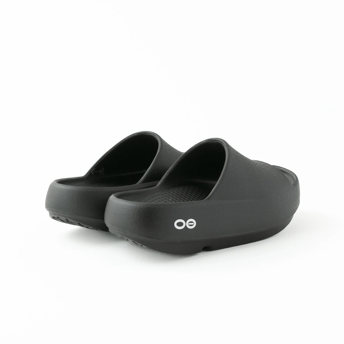 【正規品】OOFOS ウーフォス OOahh Plus ウーアープラス 厚底リカバリーサンダル 2色