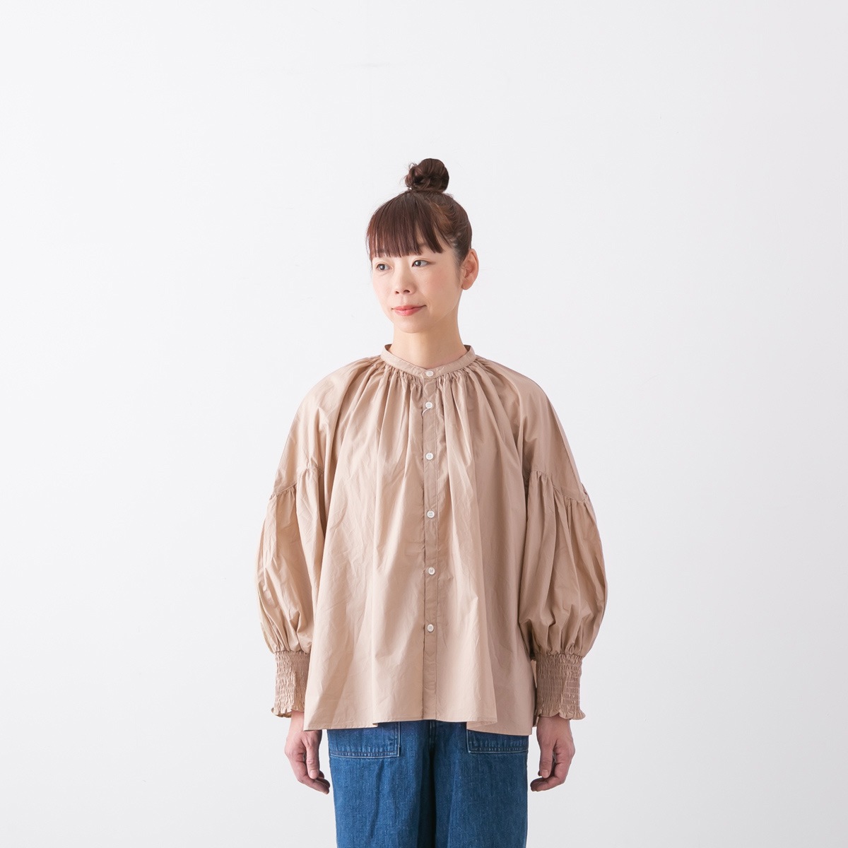 UNIVERSAL TISSU ユニヴァーサルティシュ ナチュラル タイプライター バンドカラー シャーリング ブラウス 6色 UT250BL012