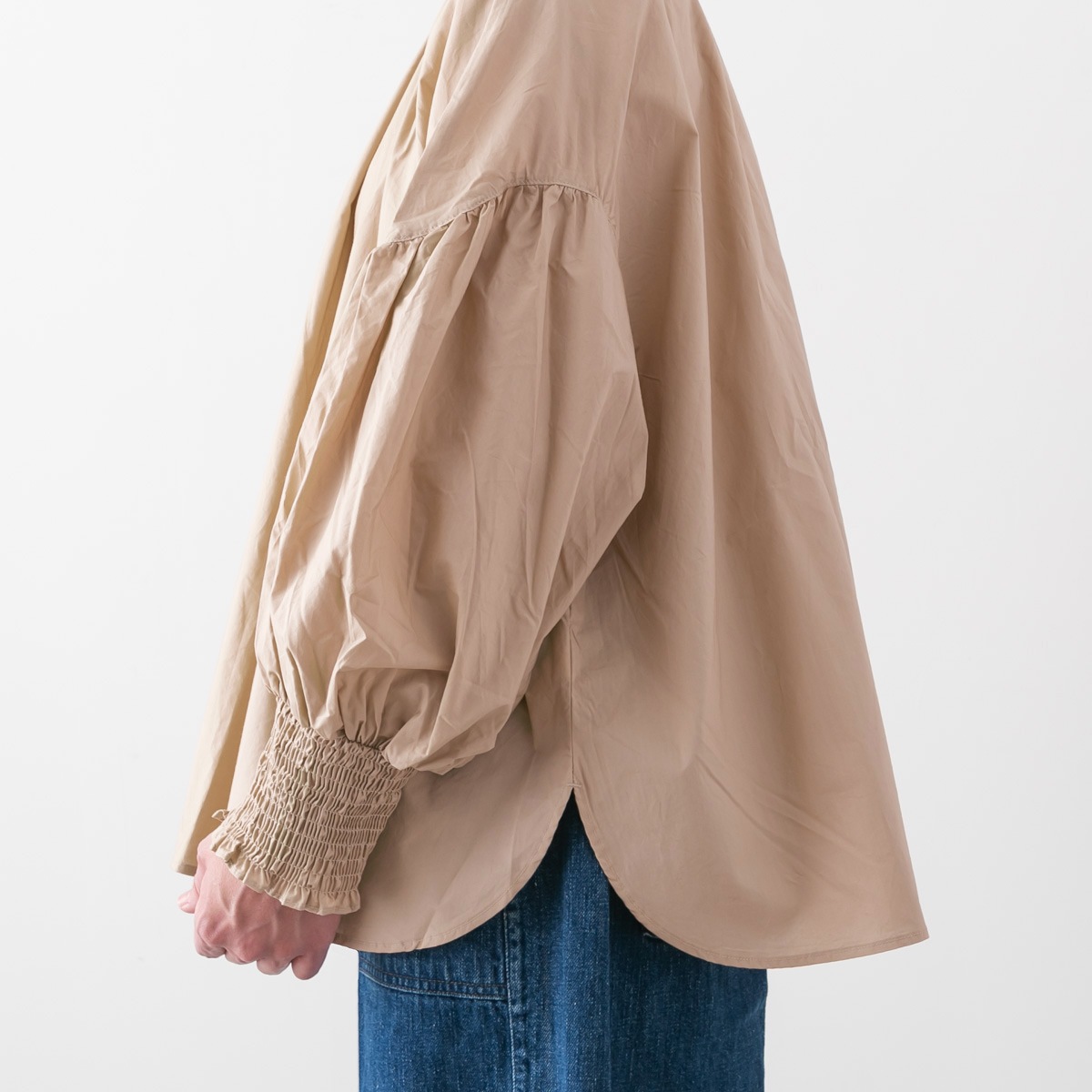 UNIVERSAL TISSU ユニヴァーサルティシュ ナチュラル タイプライター バンドカラー シャーリング ブラウス 6色 UT250BL012