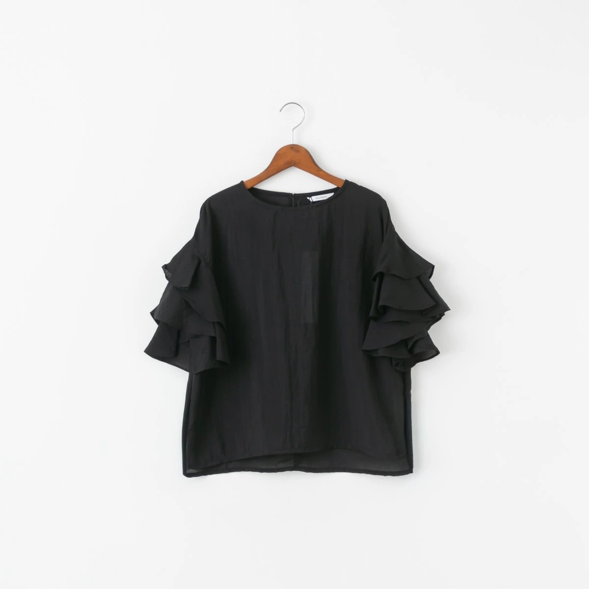 美品 アドーア プリーツ袖ウールプルオーバーブラウス 黒 フレアスリーブ MANON マノン FLARE SLEEVE PULL OVER BLOUSE フレアスリーブ プル