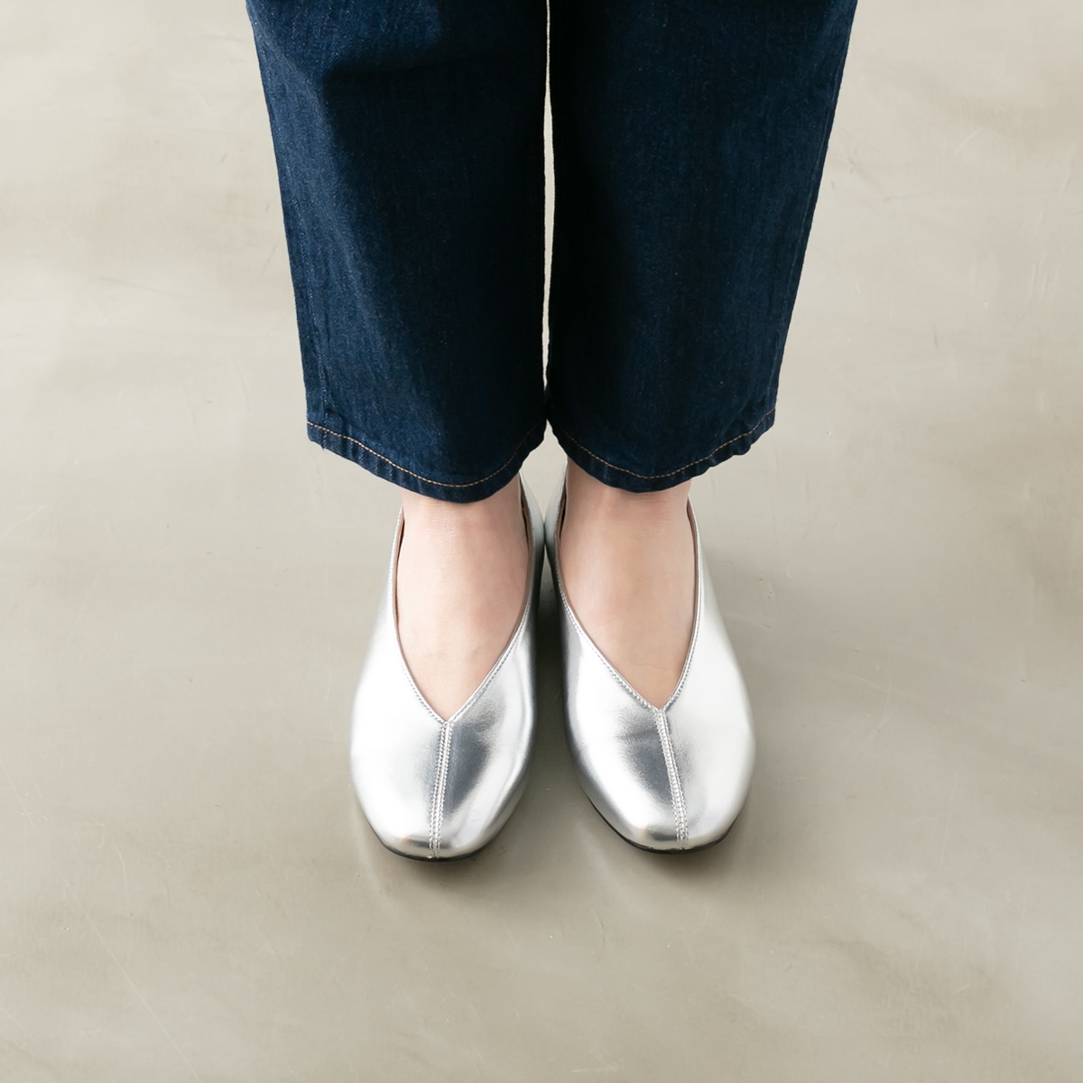 REMME レメ Vカット レザー ローヒールパンプス 2色 ZH-6410-SH