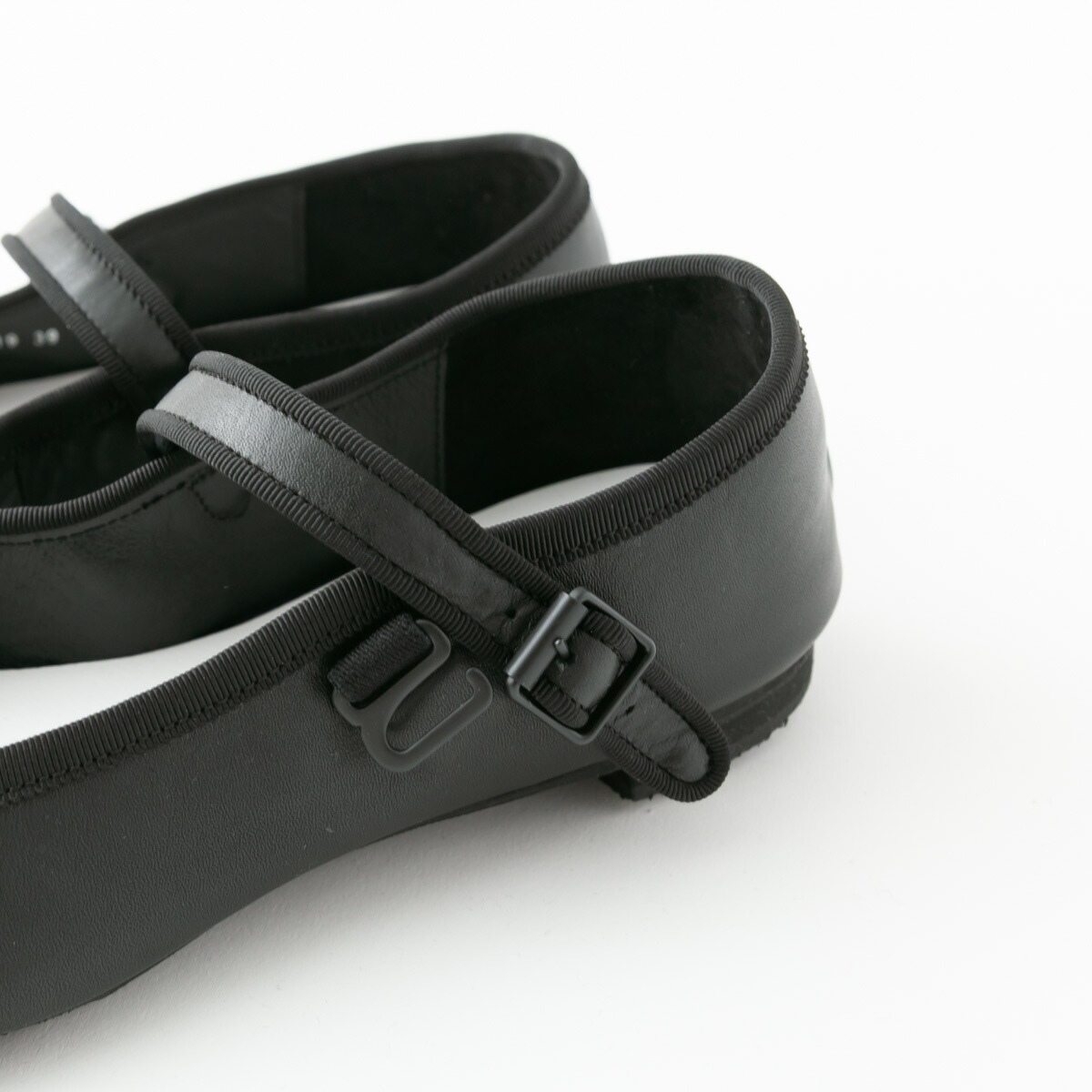 TRAVEL SHOES by chausser トラベルシューズ バイ ショセ ワン