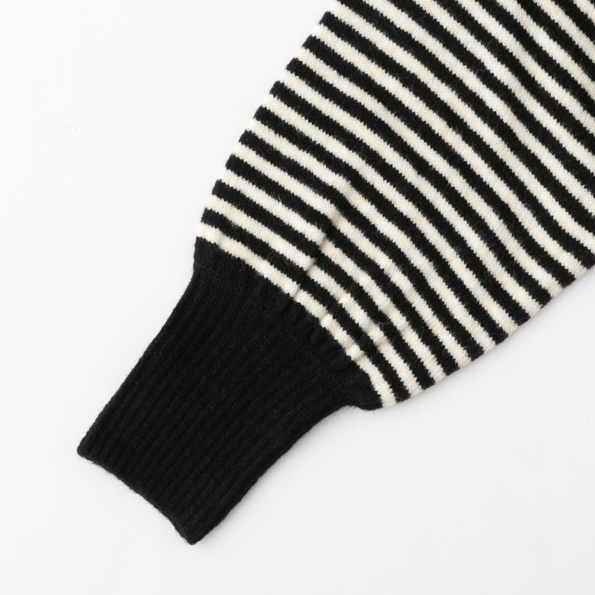 maomade マオメイド マシュマロ ヤーン 細しましま ボリュームスリーブ プルオーバー 441142