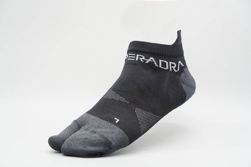 ペルアドラ クライミングソックス タビ SOCKS TABI ブラック 黒 TH-AS01-004 Made in Japan クライミングシーンはもちろんその他のスポーツや普段履きにも快適で機能的なソックスです。