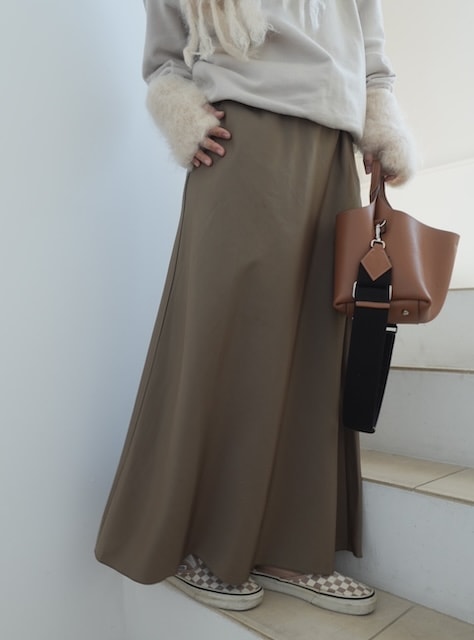 ＜GBLUE＞satin narrow skirt