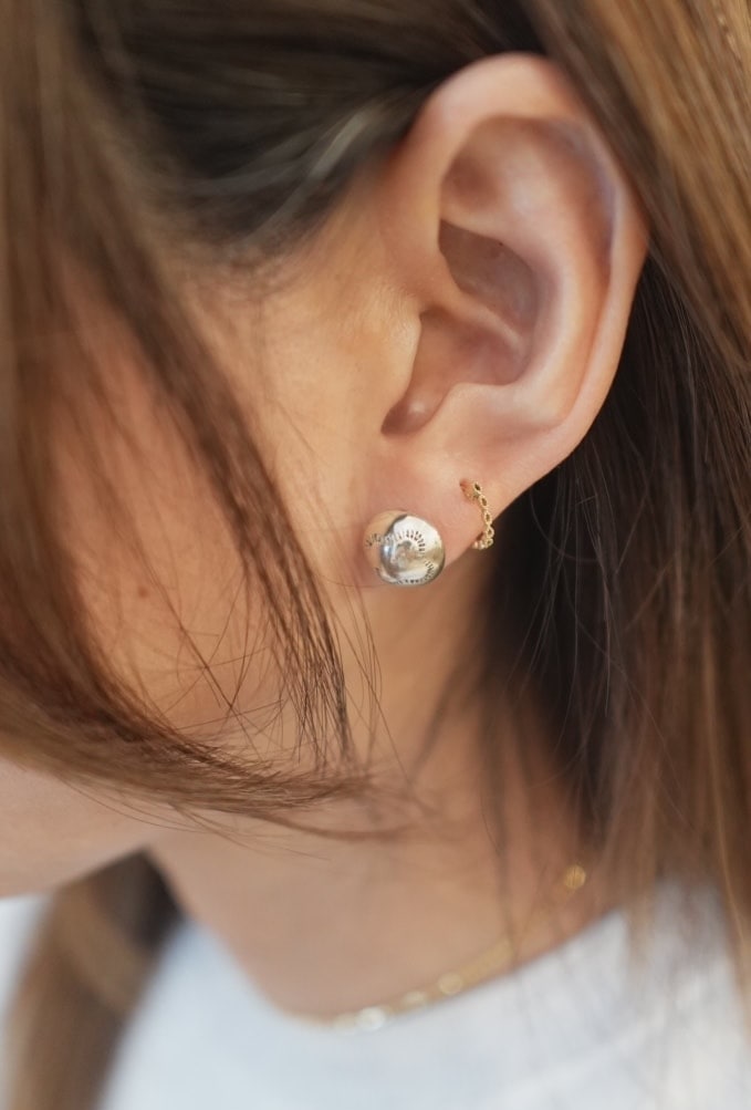 ＜Indian Jewelry＞stampwork silver ball pierce