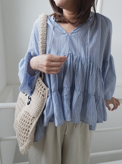 ＜select＞stripe gather blouse