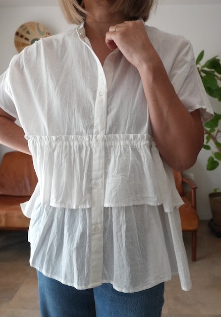 ＜select＞gather frilled blouse