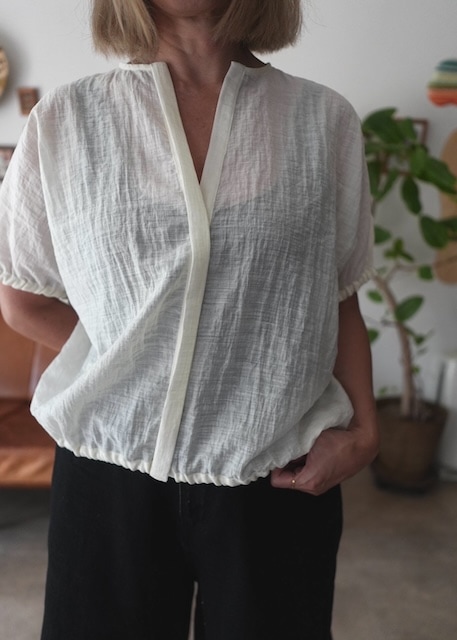 ＜select＞slab gather blouse