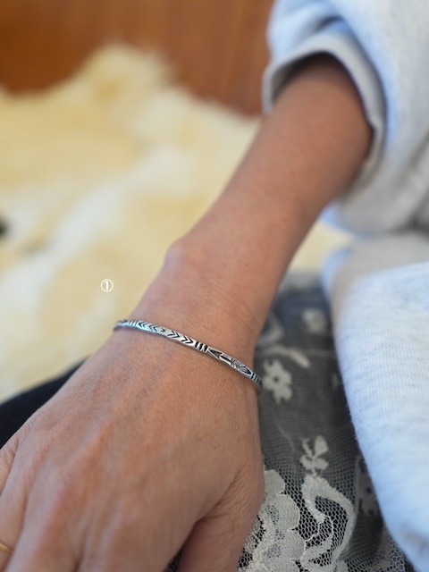 ＜ENB＞NarrowStampWorkSilverBangle