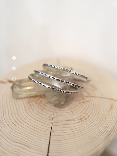 ＜ENB＞NarrowStampWorkSilverBangle