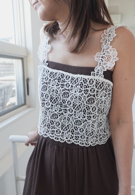 <select>lace bustier tops