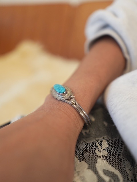 ＜Indian Jewelry＞turquoise flower silver frame bangle