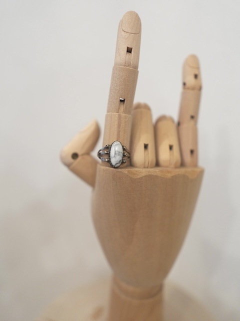 ＜Indian Jewelry＞HowliteRing