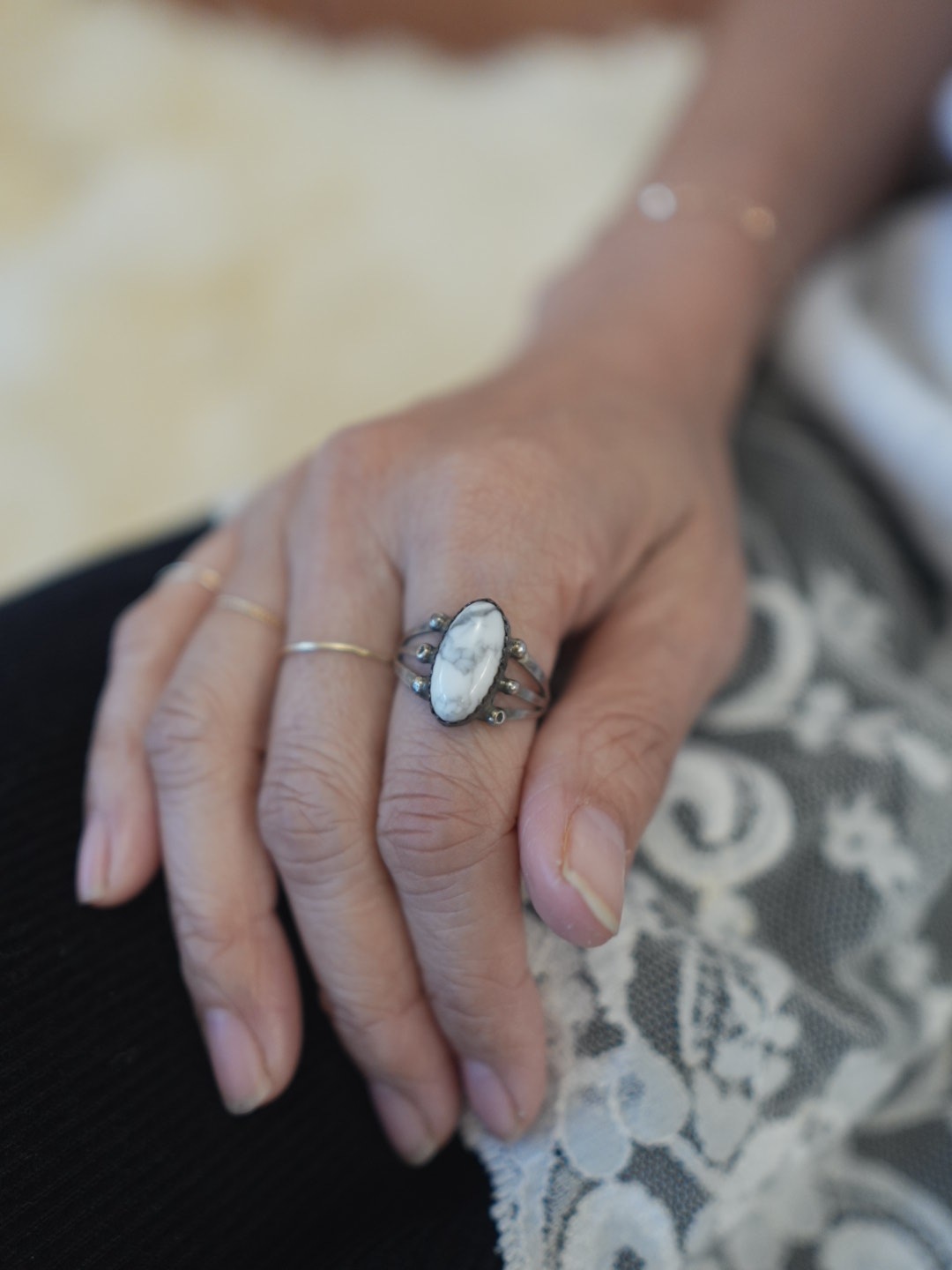 ＜Indian Jewelry＞HowliteRing