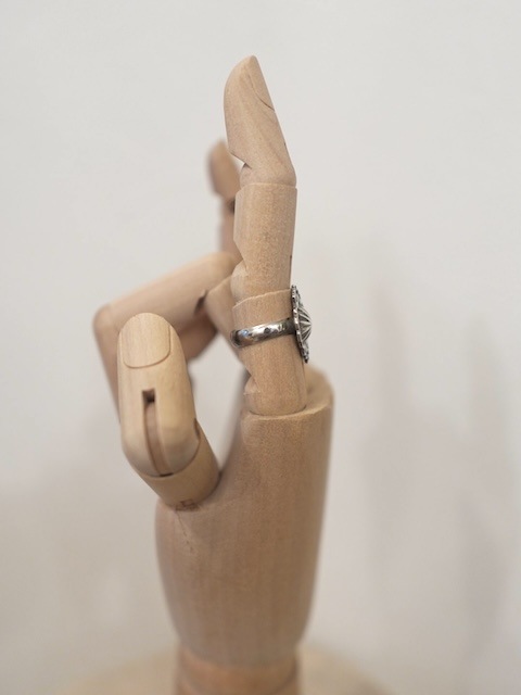 ＜Indian Jewelry＞OvalConchoSilverRing
