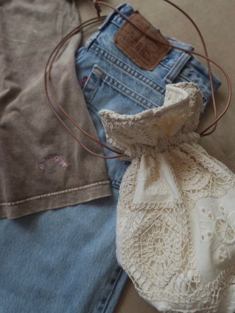 ＜I'm Laughy＞"cho-do ii"lace kinchaku bag