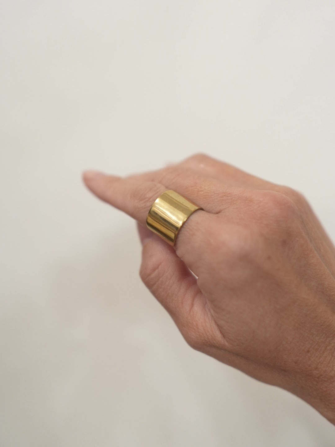 ＜treasured friends＞Simple wide ring brass