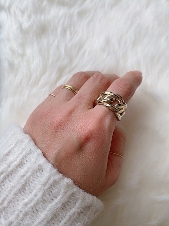 〈select〉WideChainMotifBrassRing